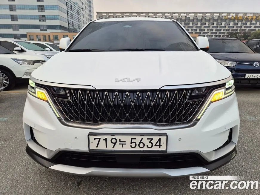 Kia Carnival — фото 1