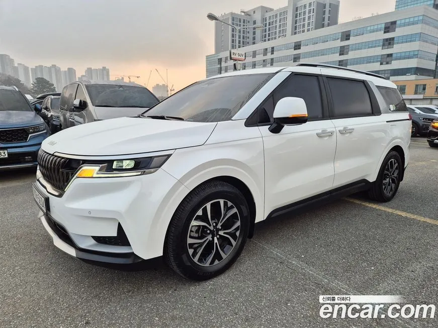 Kia Carnival — фото 10