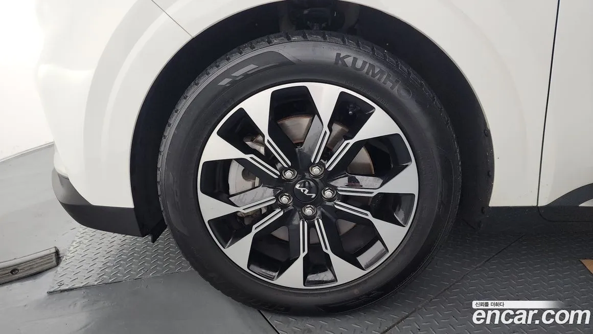 Kia Carnival — фото 10