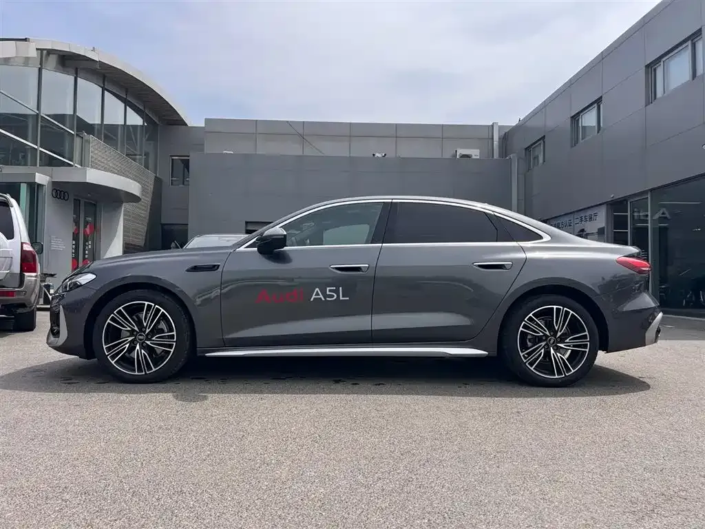 Audi A5L — фото 10