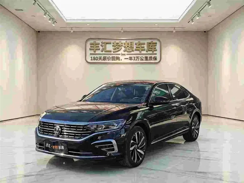 Volkswagen Passat — фото 1