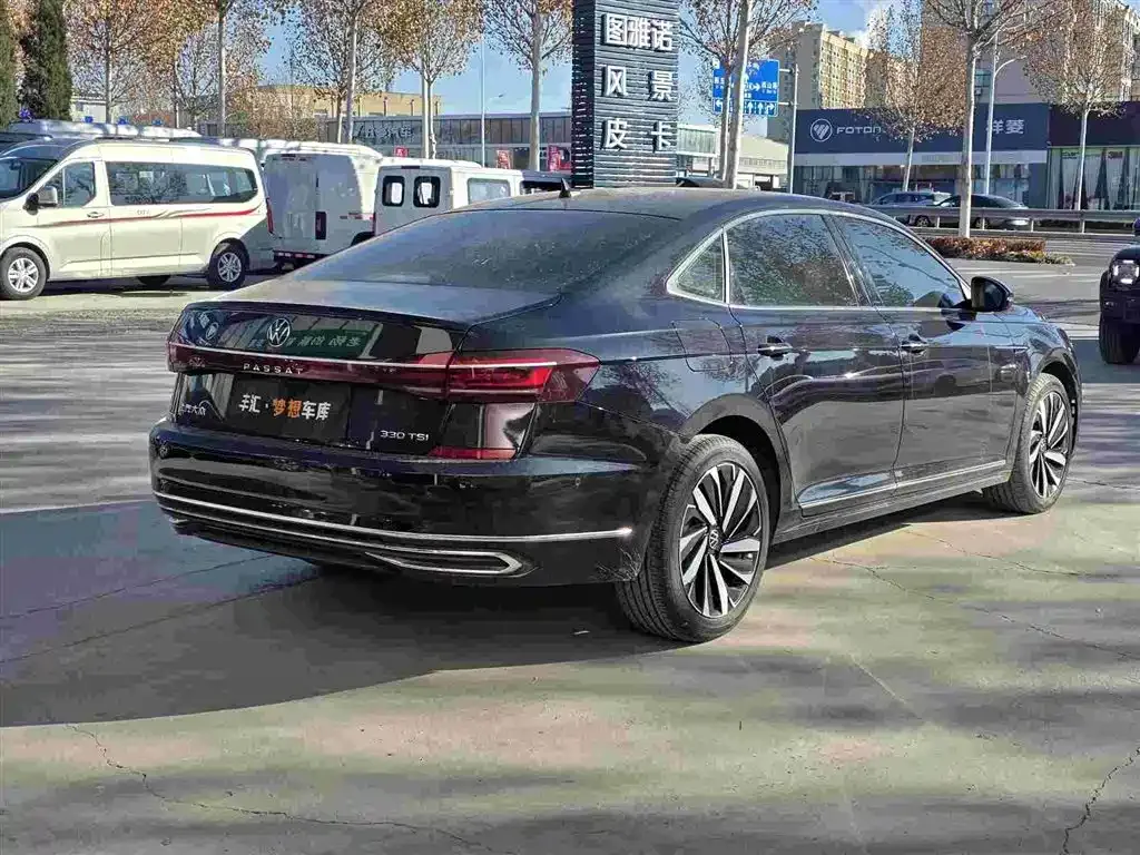 Volkswagen Passat — фото 10