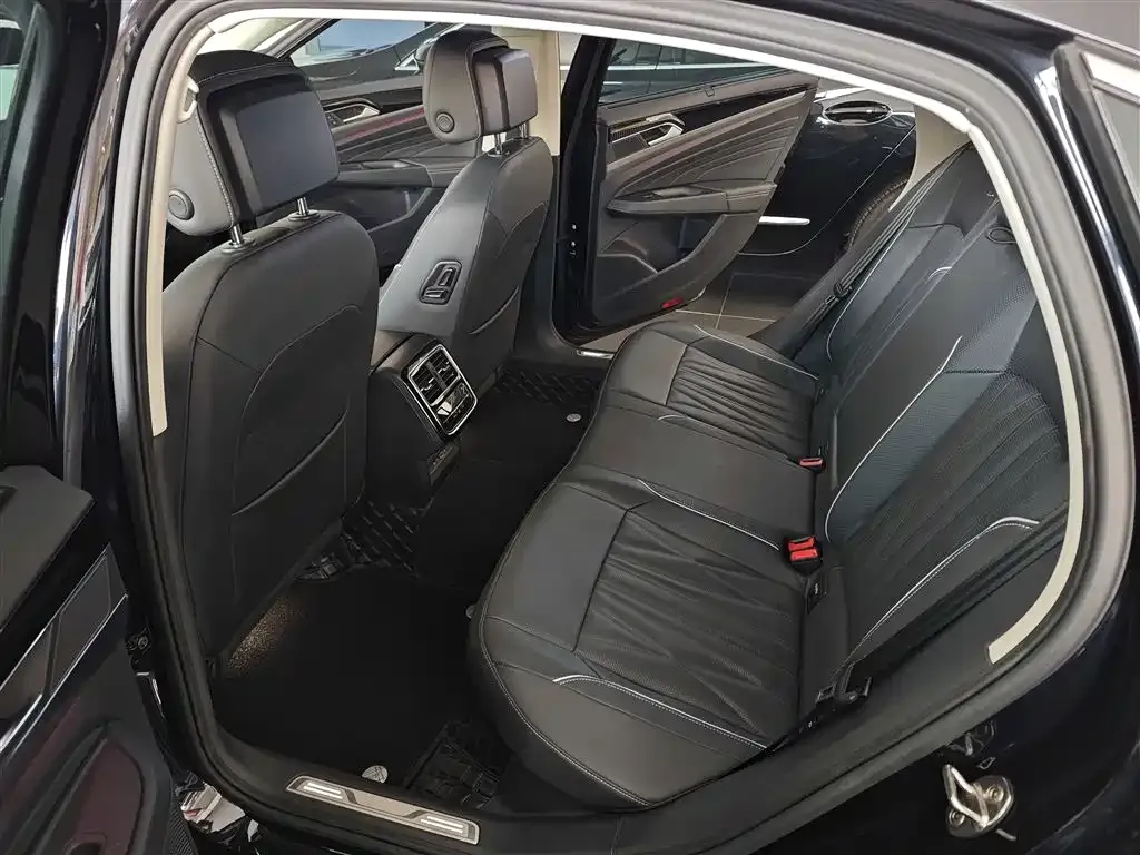 Volkswagen Passat — фото 5