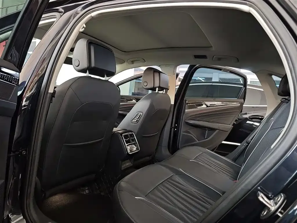 Volkswagen Passat — фото 2