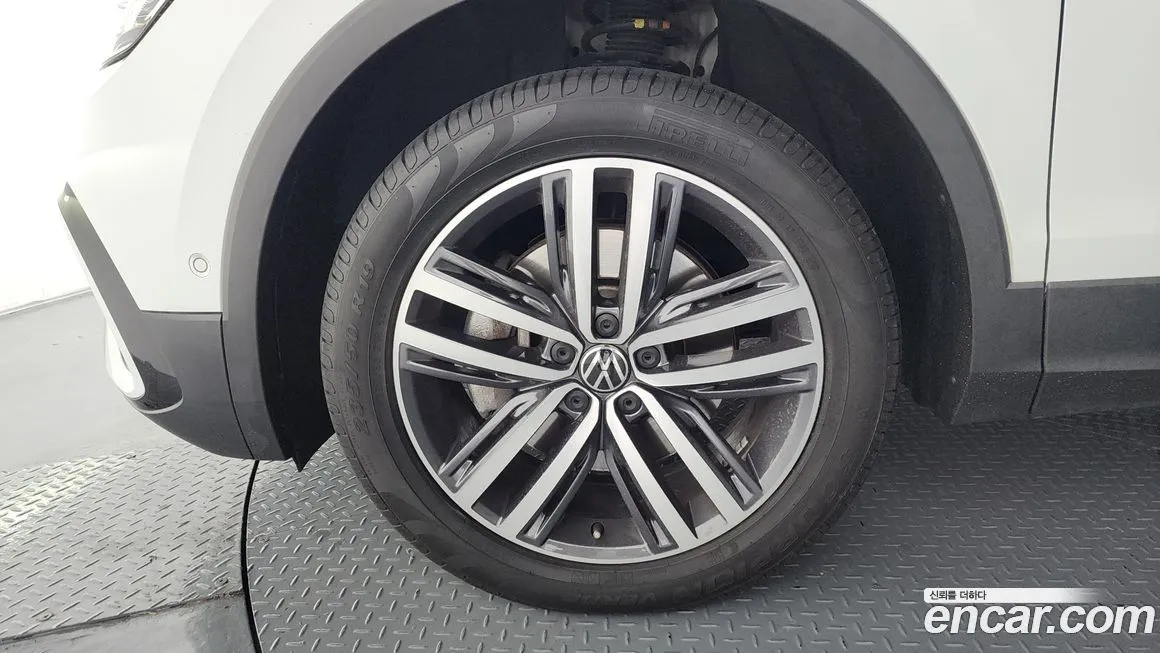 Volkswagen Tiguan 2023 из KR, фото 3