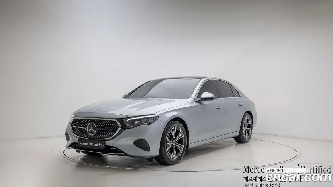 Mercedes-Benz E-Class — фото 1