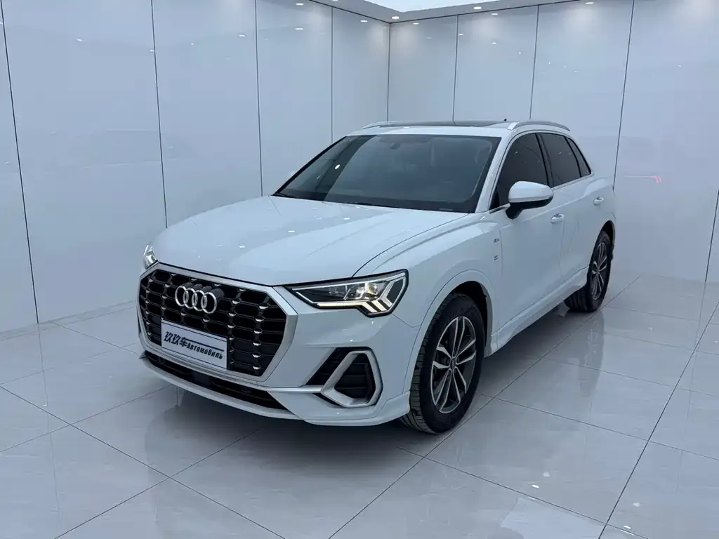 Audi Q3 2023 из CN, фото 1