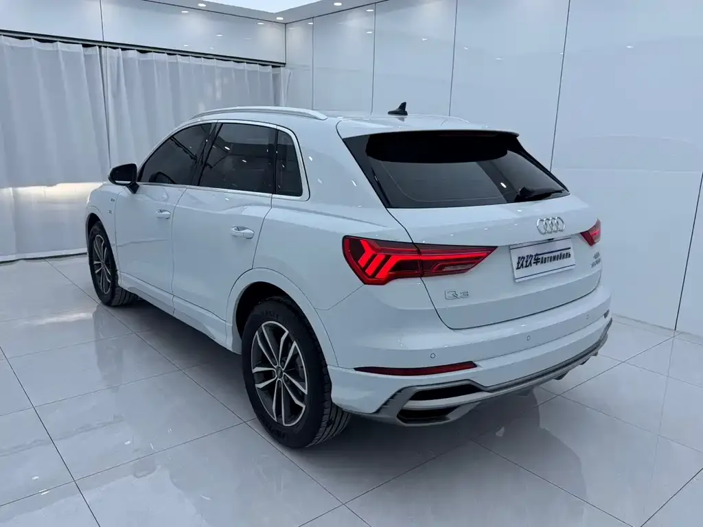 Audi Q3 2023 из CN, фото 5