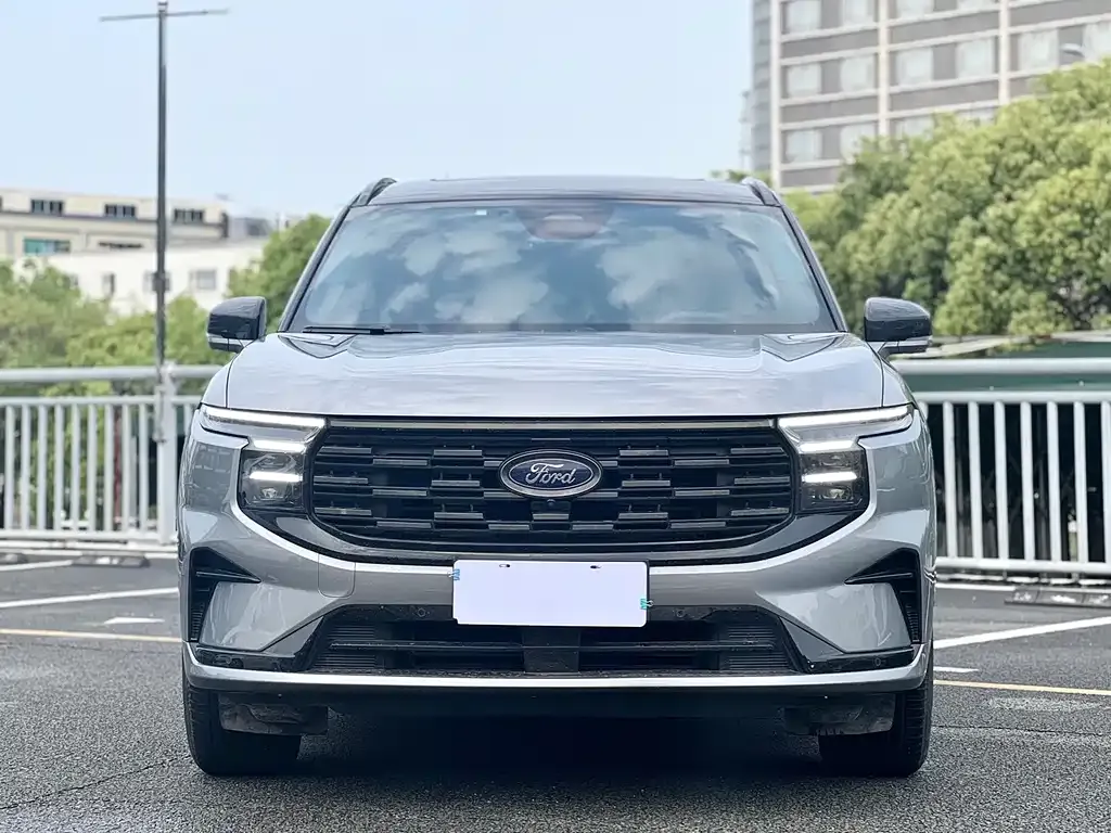 Ford Edge — фото 1