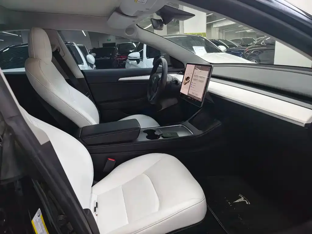 Tesla Model 3 — фото 4