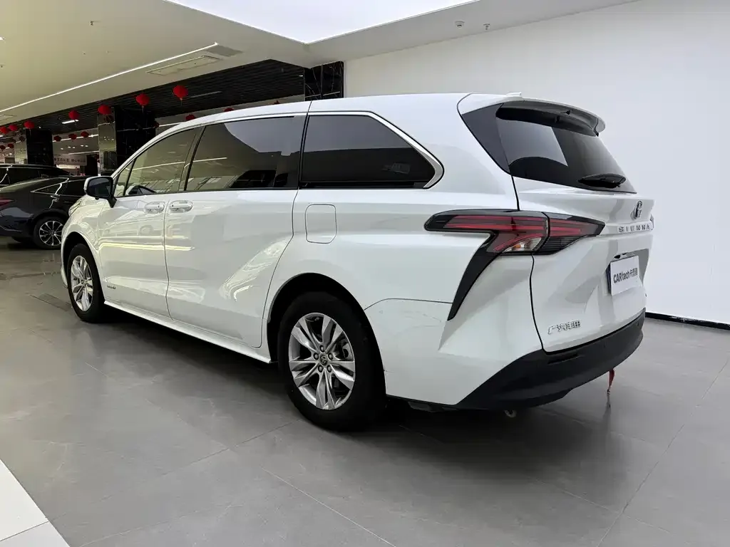 Toyota Sienna 2024 из CN, фото 7