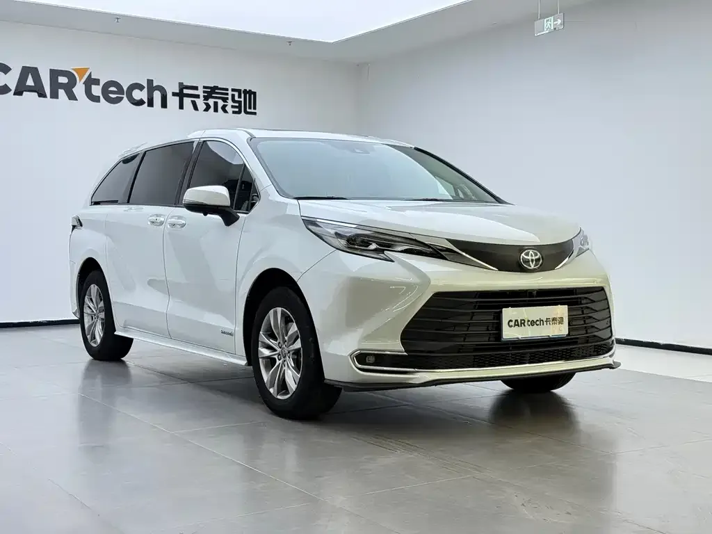 Toyota Sienna 2024 из CN, фото 4