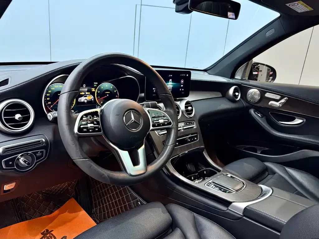 Mercedes-Benz GLC — фото 10