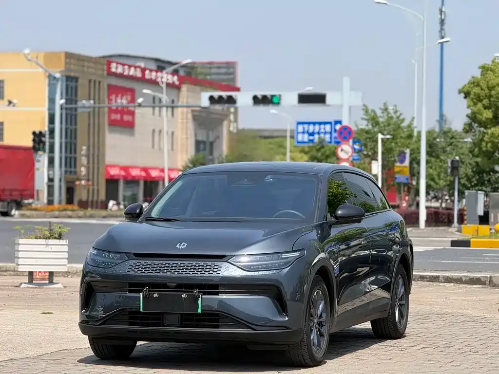 Leapmotor C11