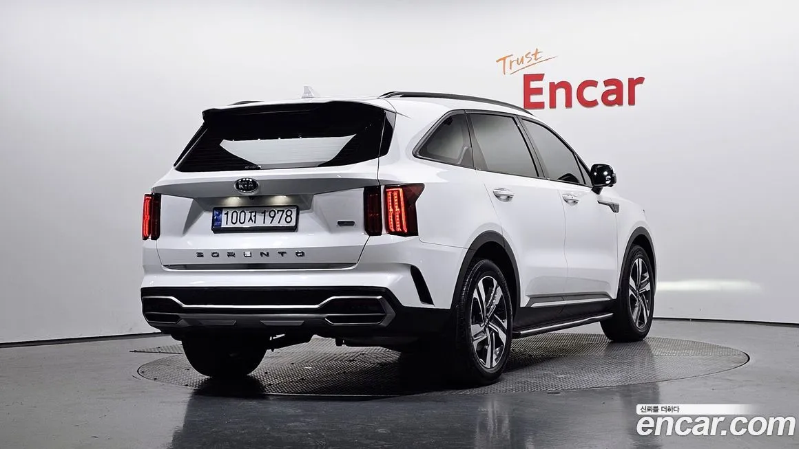 Kia Sorento — фото 8