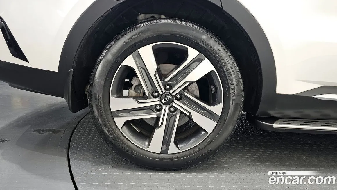Kia Sorento — фото 7