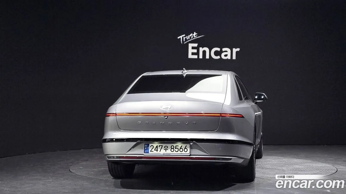 Hyundai Grandeur — фото 4
