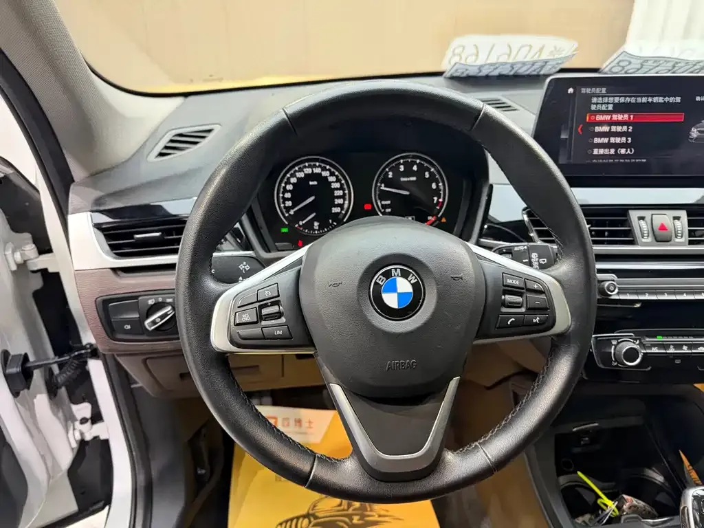BMW X1 — фото 9