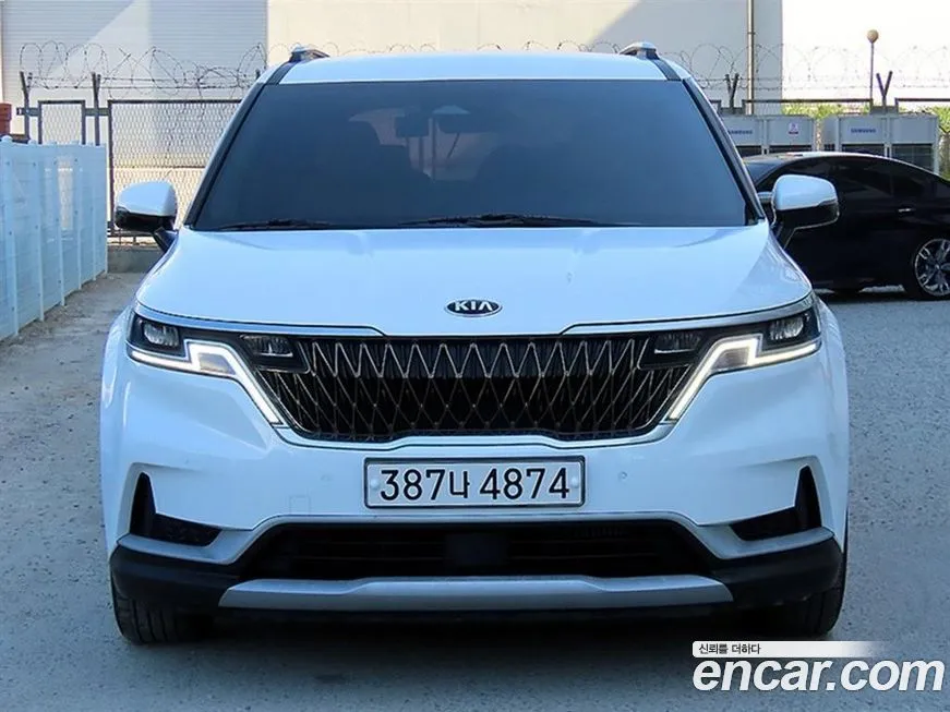 Kia Carnival — фото 1