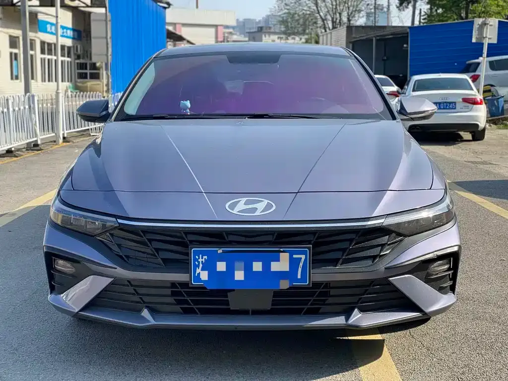 Hyundai Elantra — фото 4