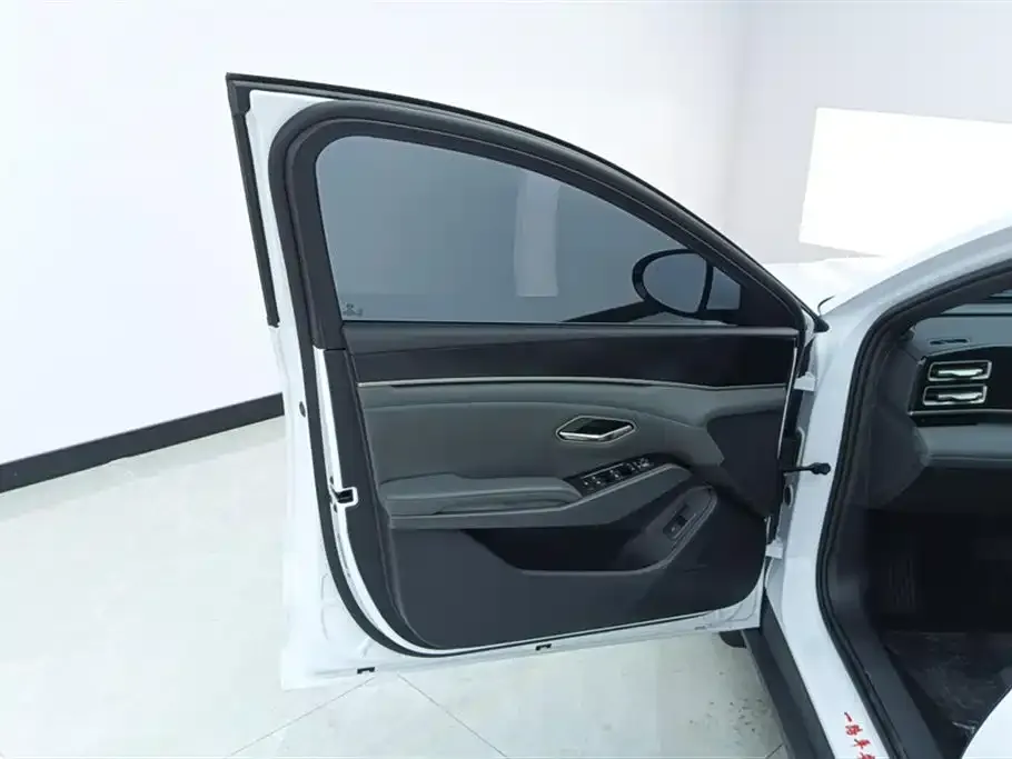 BYD Qin L — фото 2