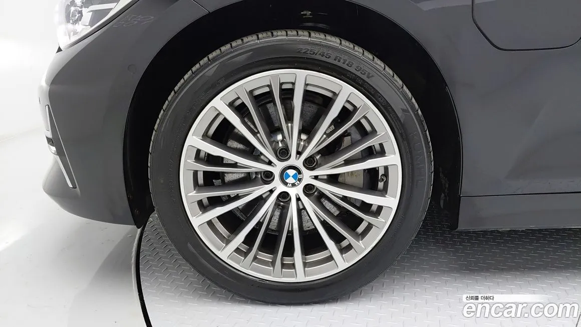 BMW 3-Series 2021 из KR, фото 8
