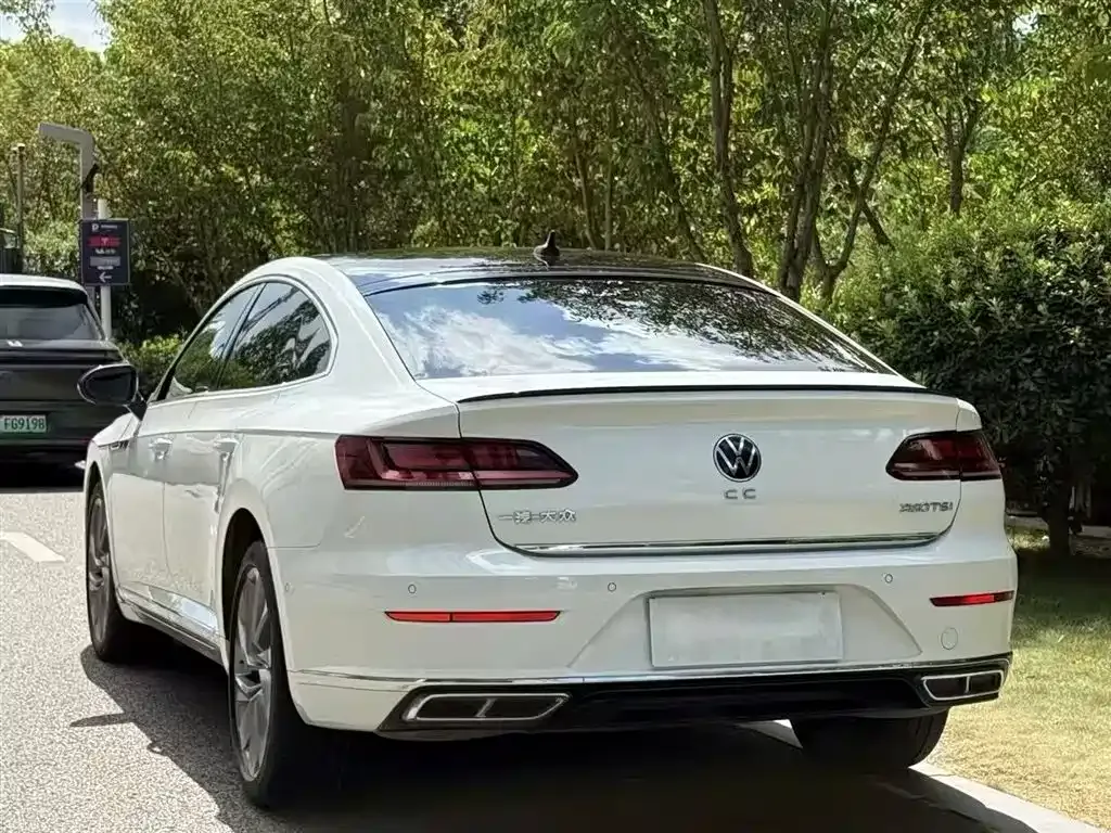 Volkswagen CC — фото 10