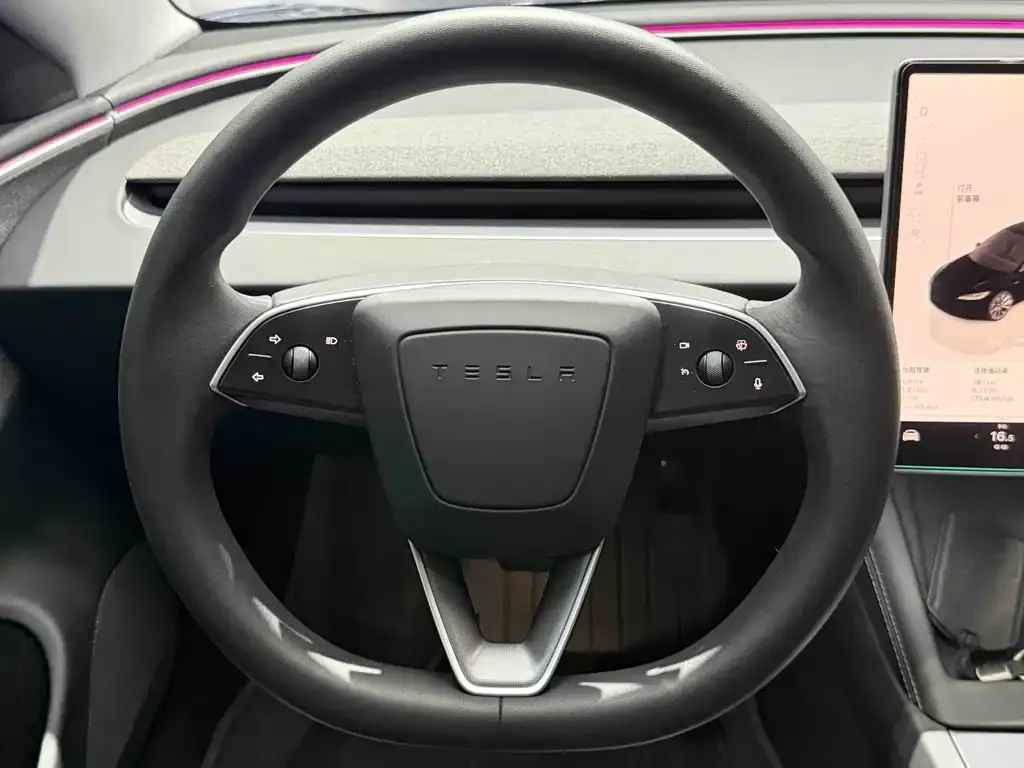 Tesla Model 3 — фото 3