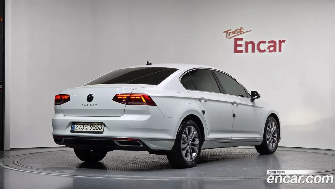 Volkswagen Passat 2022 из KR, фото 2