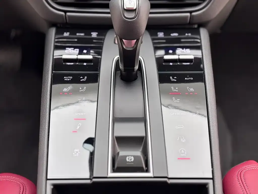 Porsche Macan 2024 из CN, фото 2