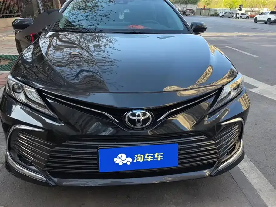 Toyota Camry — фото 9