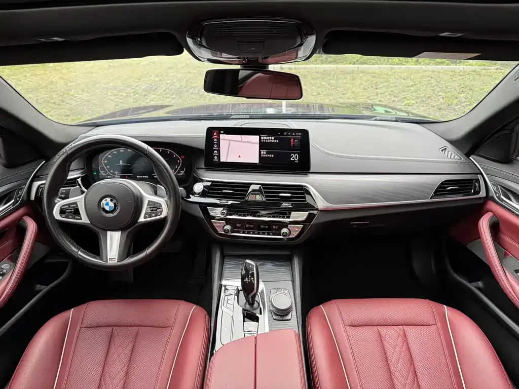 BMW 5 Series — фото 10