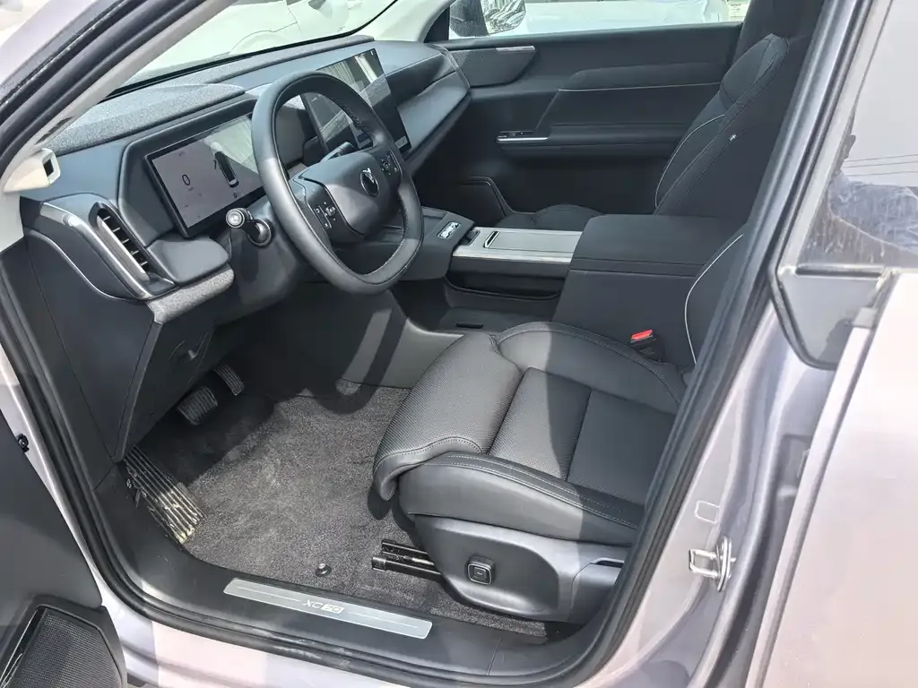 Volvo XC70 Plug-in Hybrid — фото 7