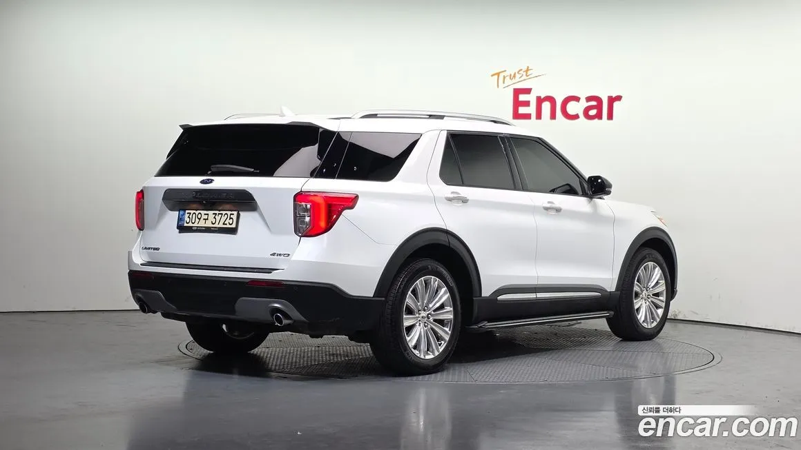 Ford Explorer — фото 10