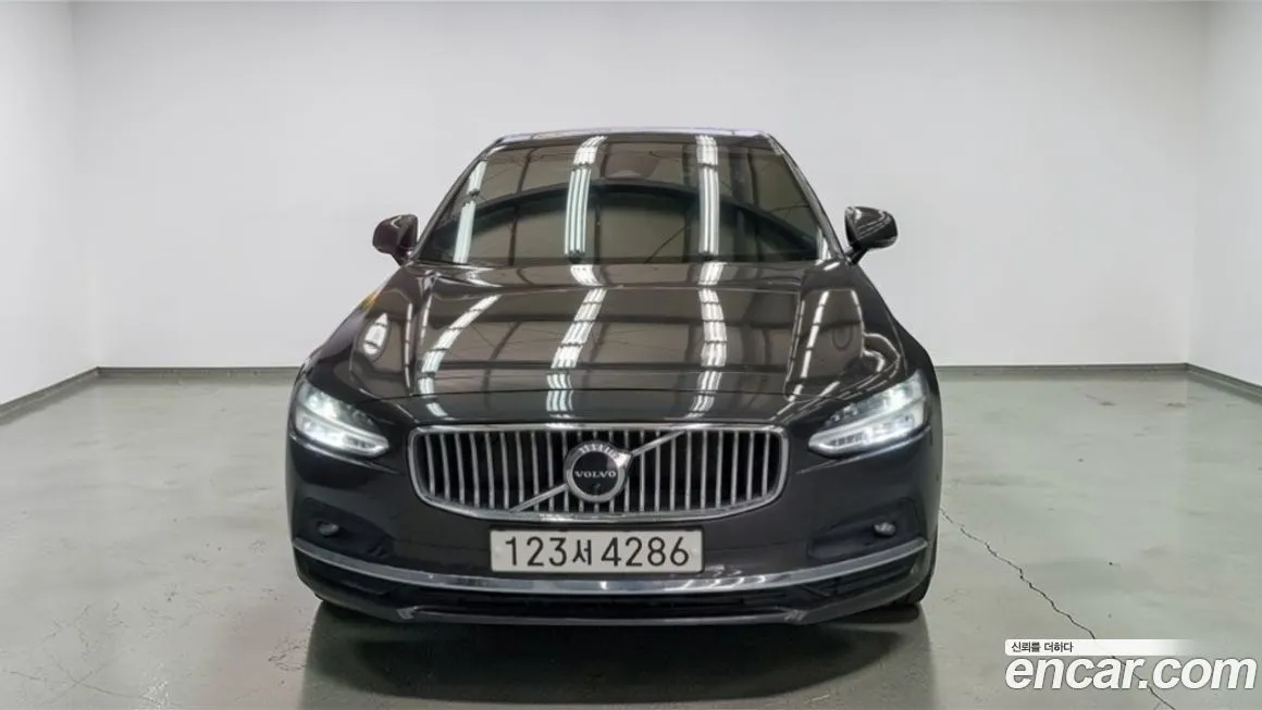 Volvo S90 — фото 1