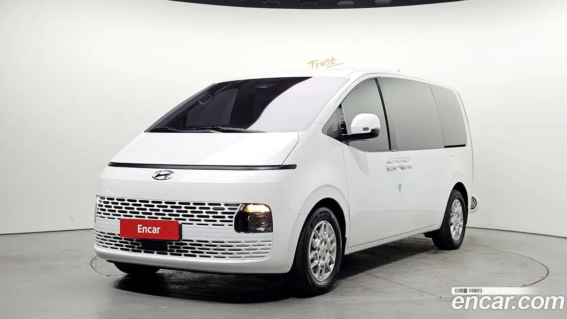 Hyundai Staria — фото 1