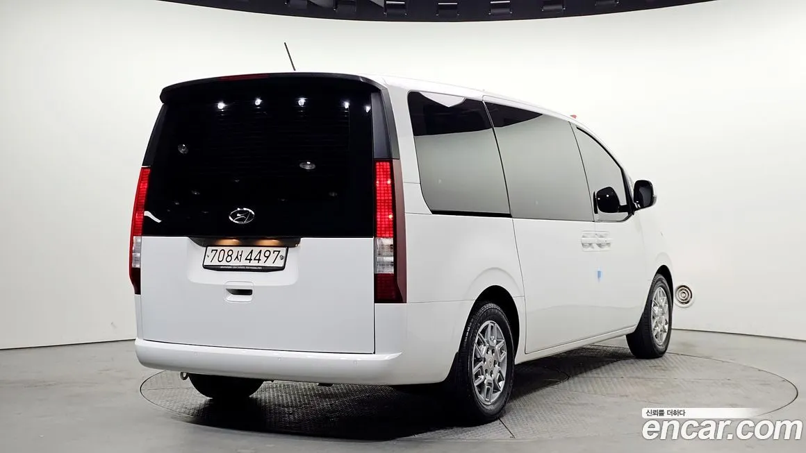 Hyundai Staria — фото 3