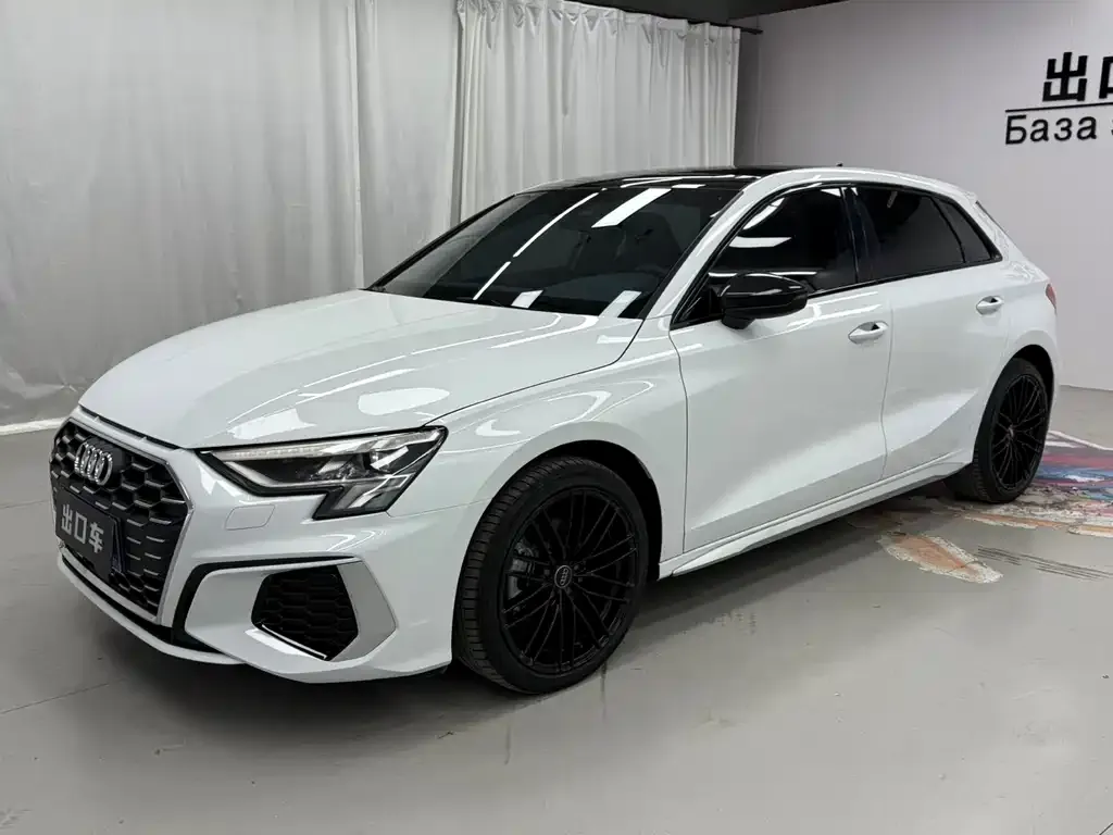 Audi A3 2023 из CN, фото 1