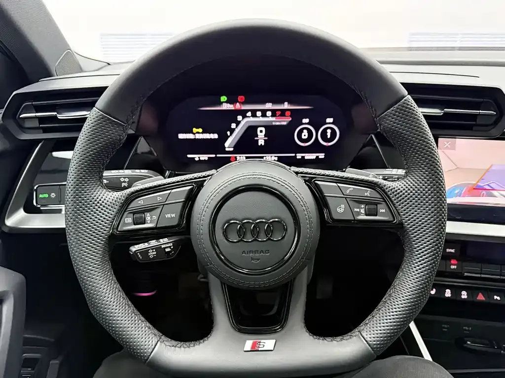 Audi A3 2023 из CN, фото 8