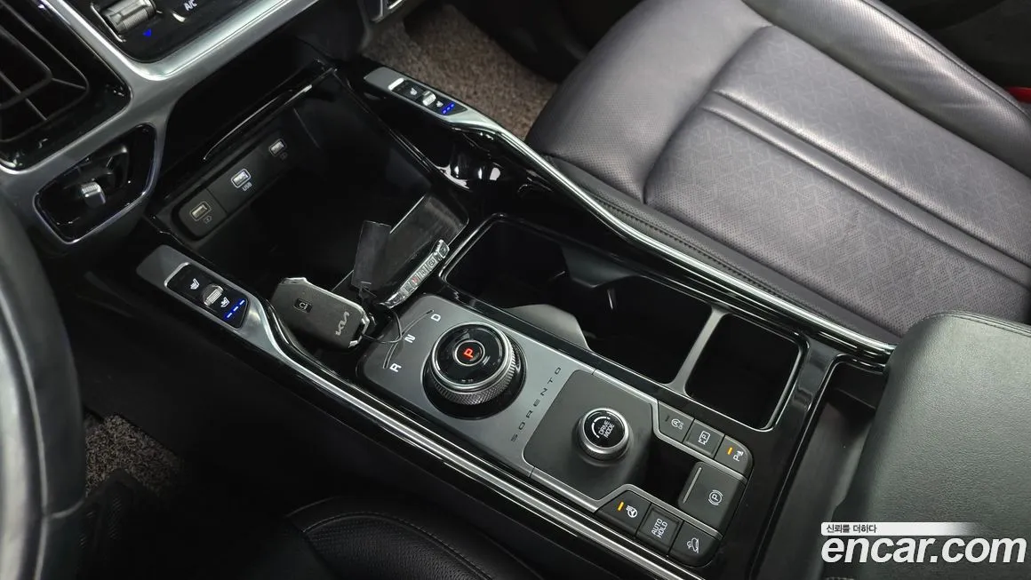 Kia Sorento — фото 8