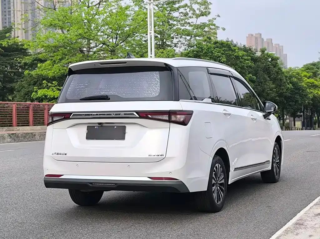 Wuling Jiachen — фото 10