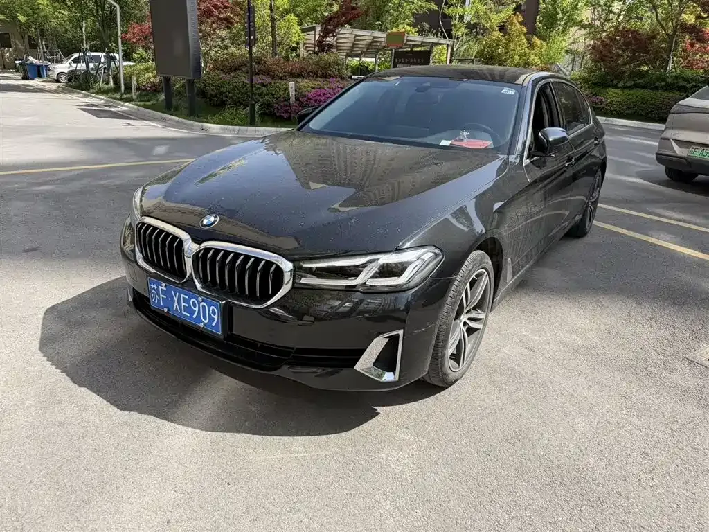 BMW 5 Series — фото 1