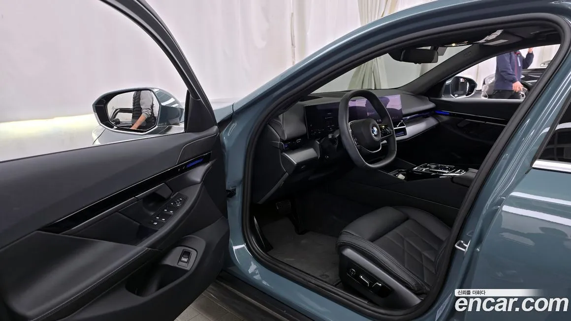 BMW 5-Series 2024 из KR, фото 5