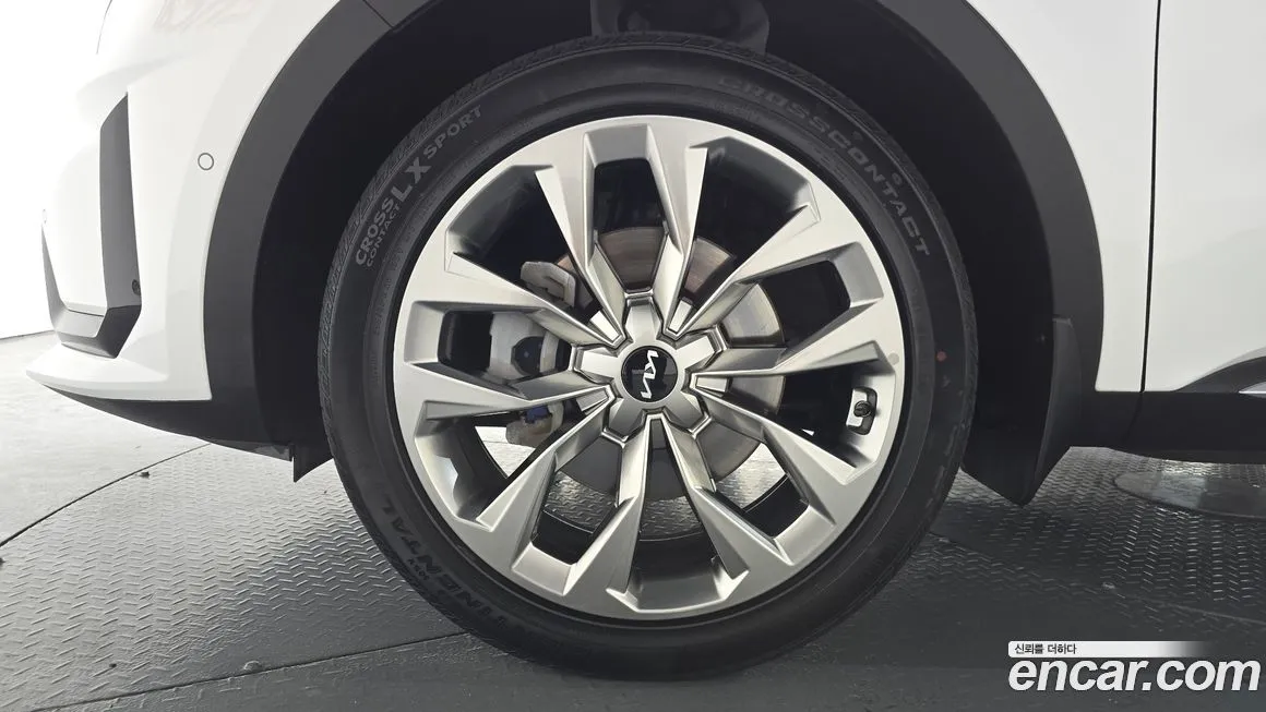 Kia Sorento — фото 6