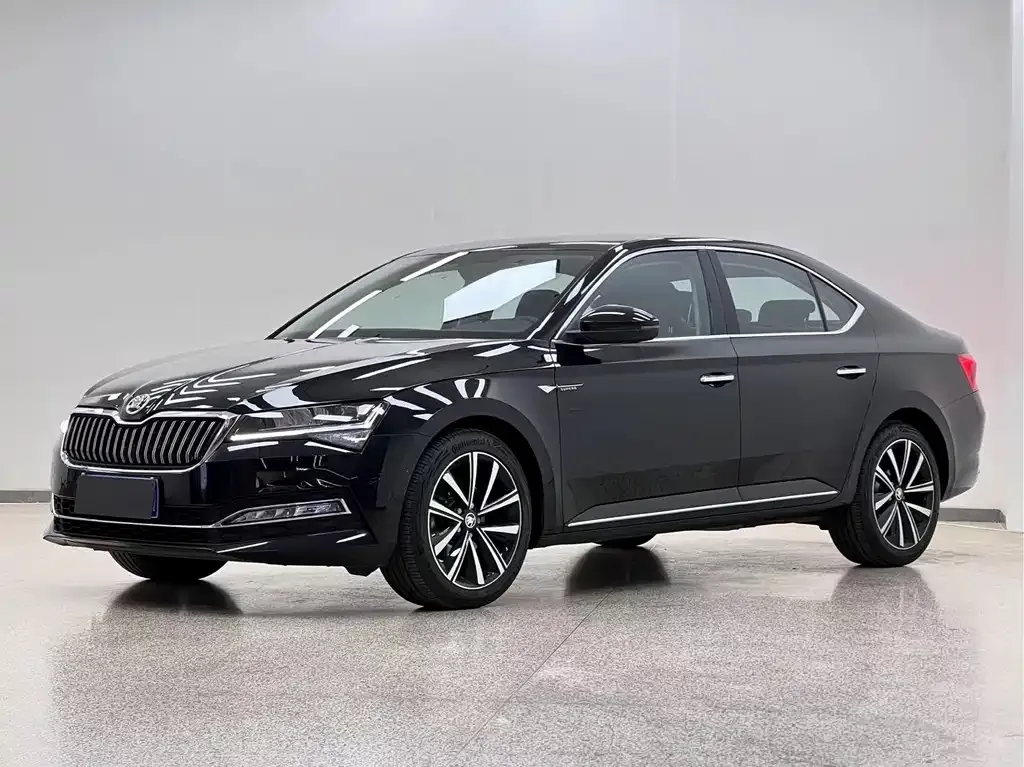 Skoda Superb — фото 1