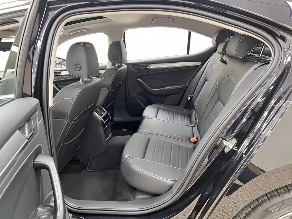 Skoda Superb — фото 4