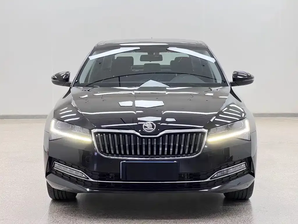 Skoda Superb — фото 3