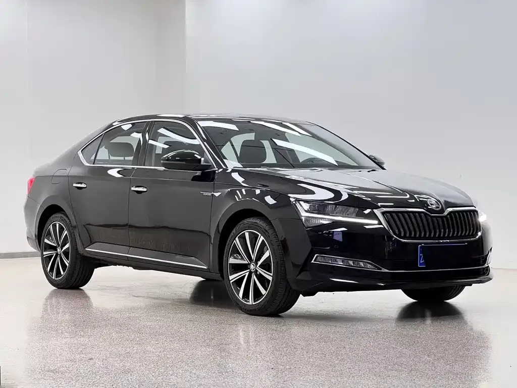Skoda Superb — фото 6