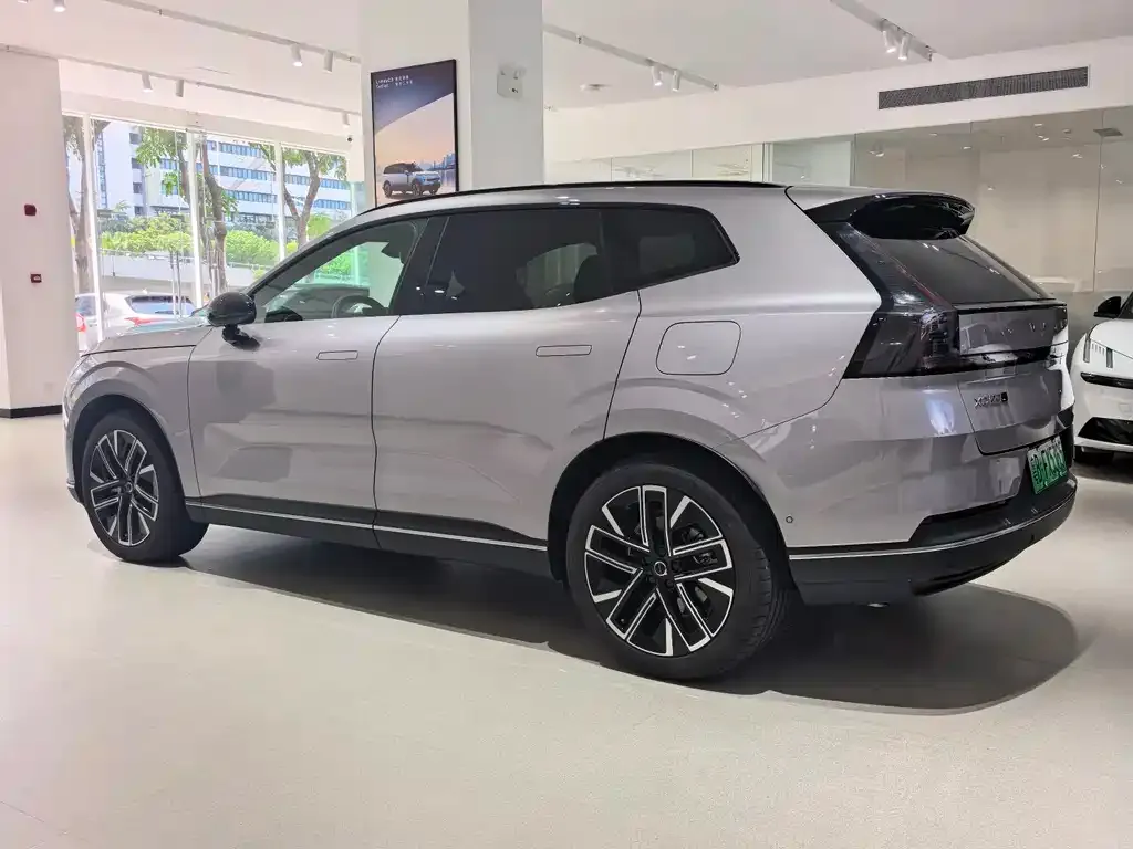 Volvo XC70 Plug-in Hybrid 2025 из CN, фото 9