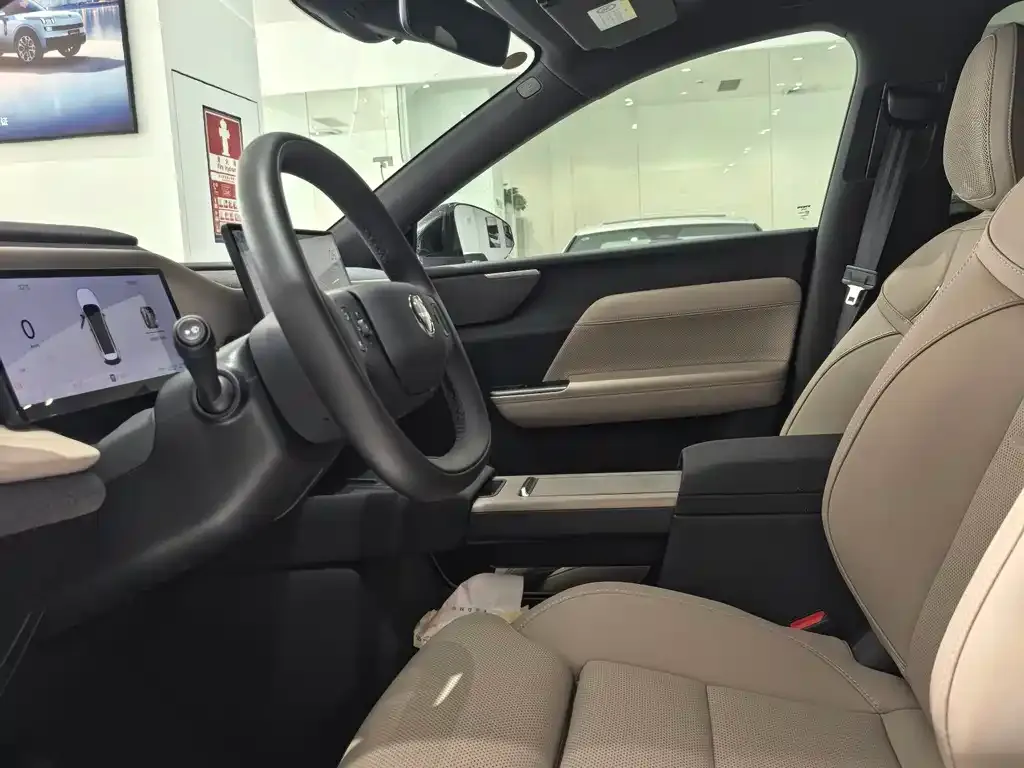 Volvo XC70 Plug-in Hybrid 2025 из CN, фото 5
